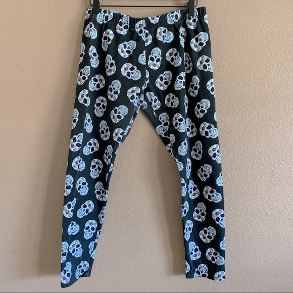 No Boundaries Sugar Skull Cropped Leggings Size XL - Picture 2 of 7